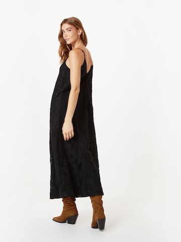 TOPSHOP - Vestido em preto