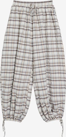 Barrel Pantaloni de la Bershka pe alb: față
