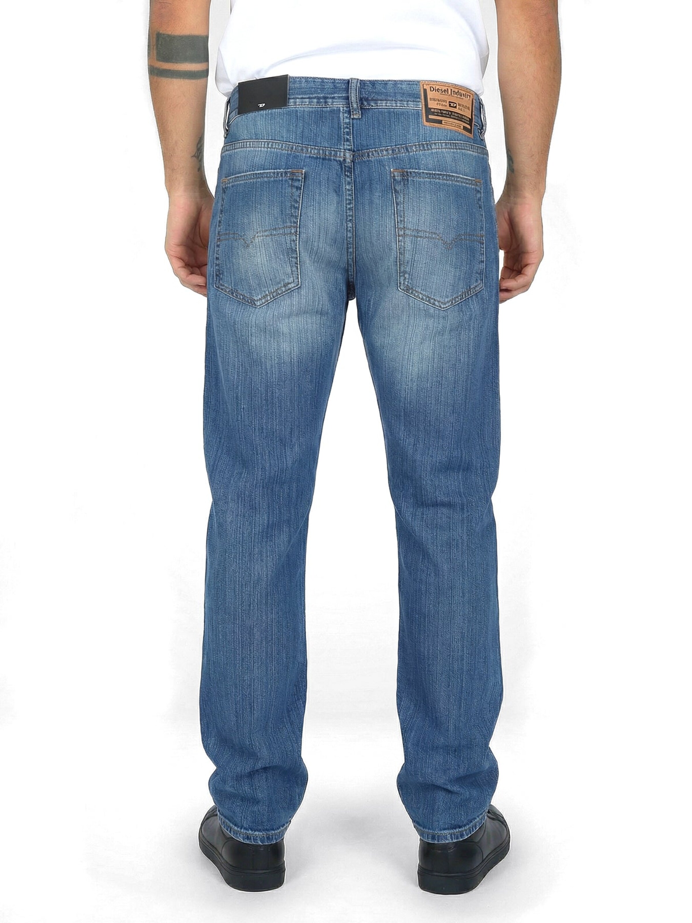 DIESEL Tapered Jeans 'BUSTER-X'‌‌‌‌‌ in Blau