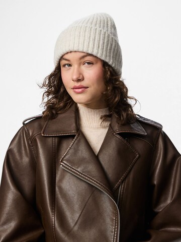 Bonnet PIECES en blanc : devant