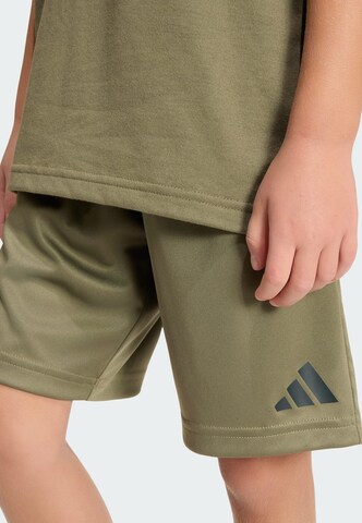 ADIDAS SPORTSWEAR - Chándal 'Seasonals' en verde