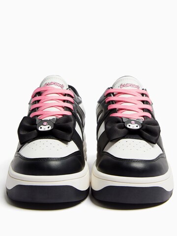 Bershka Sneakers low i svart