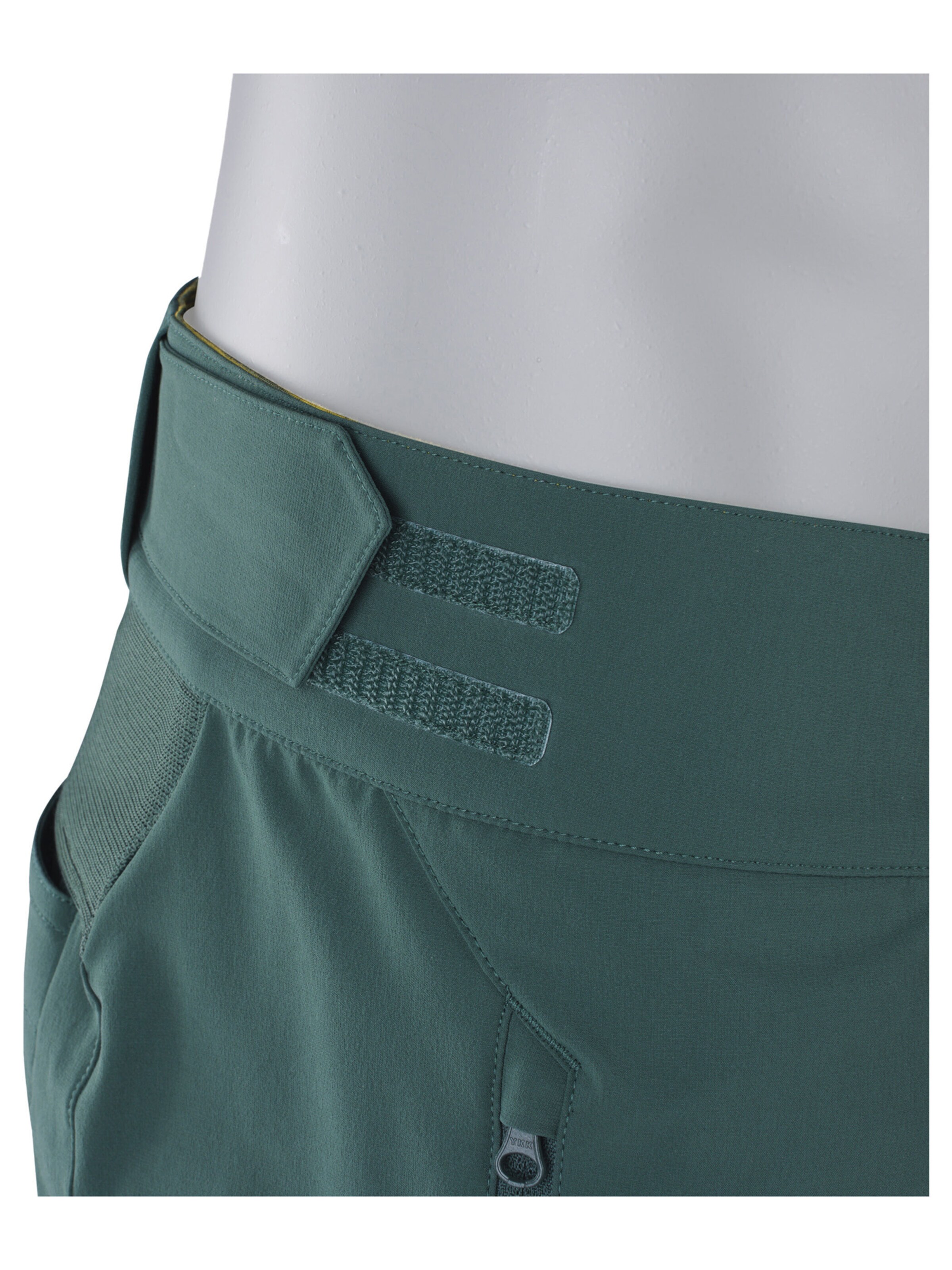EVOC Regular Pants in Green