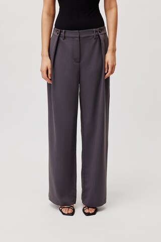 Wide Leg Pantalon à pince 'Frauke Tall' LeGer by Lena Gercke en gris : devant