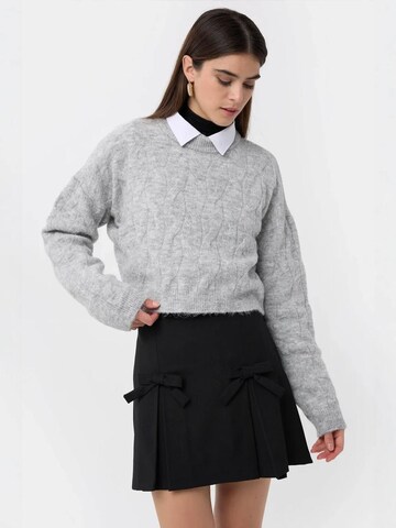 Pullover di Hiccup in grigio: frontale