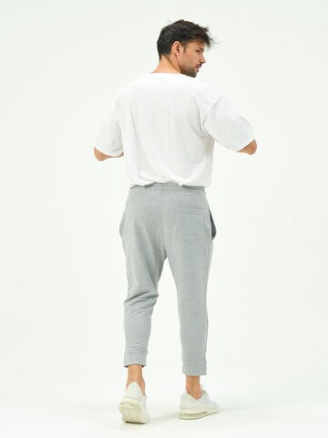 Effilé Pantalon C&City en gris