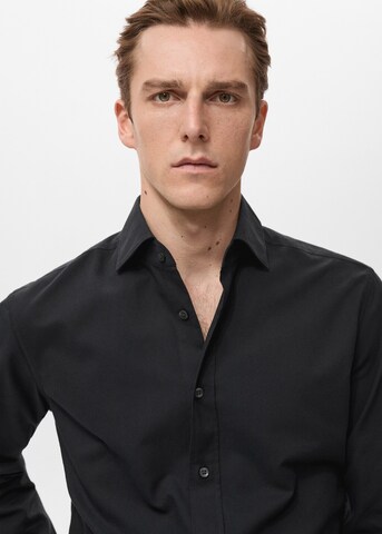 MANGO MAN Slim Fit Hemd 'Perseo' in Schwarz