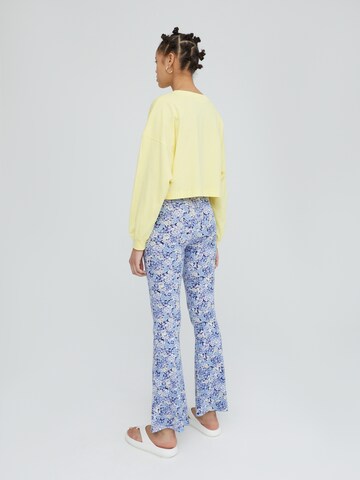 EDITED Flared Trousers 'Benni' in Blue