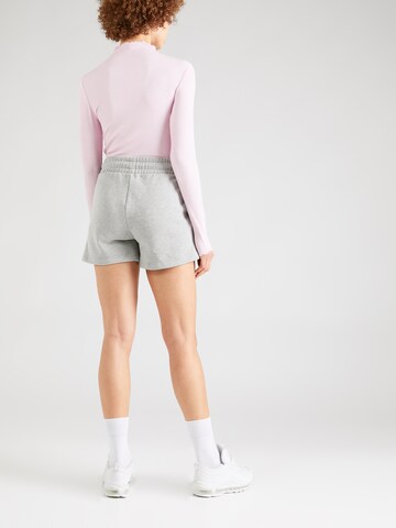 AÉROPOSTALE - regular Pantalón en gris