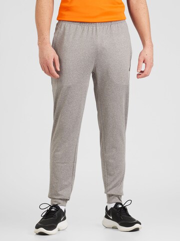 4F - Tapered Pantalón deportivo en gris: frente