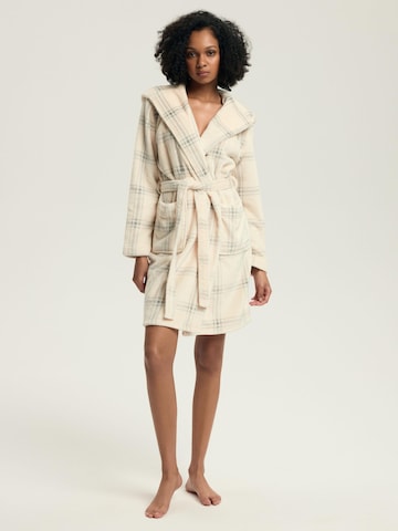 Henderson Short Bathrobe 'Danna' in Beige: front
