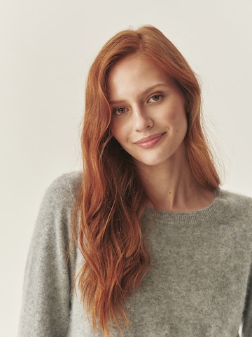 TATUUM Pullover in Grau