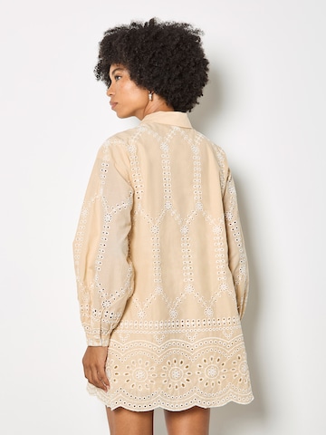 Apricot Broderie Anglaise Cotton Mini Dress ' ' in Silber