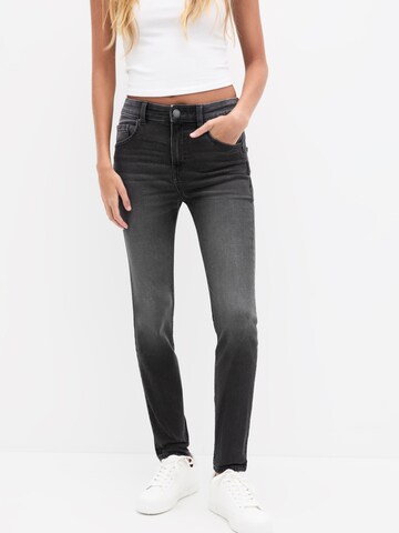 Pull&Bear Regular Jeans in Grau: Vorderseite