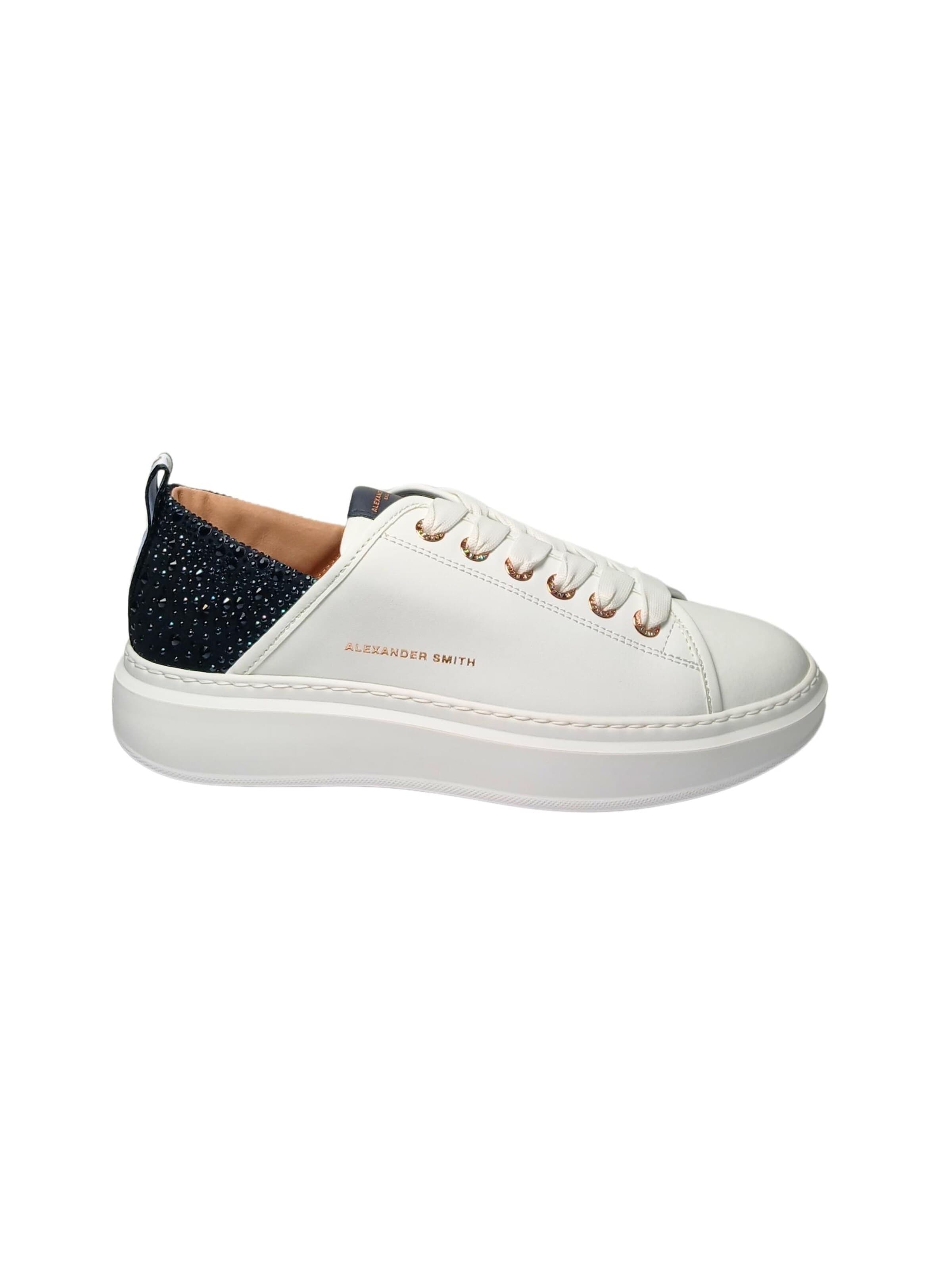 Chaussure à lacets Alexander Smith en blanc : devant