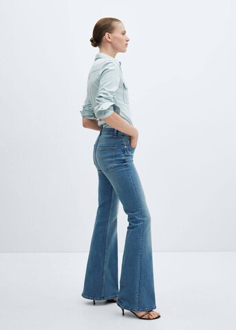 Bootcut Jean 'VIOLETA' MANGO en bleu