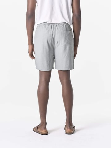 KOROSHI Regular Shorts in Grau