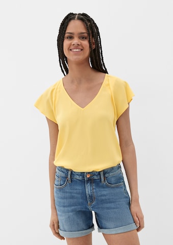 QS - Blusa em amarelo: frente