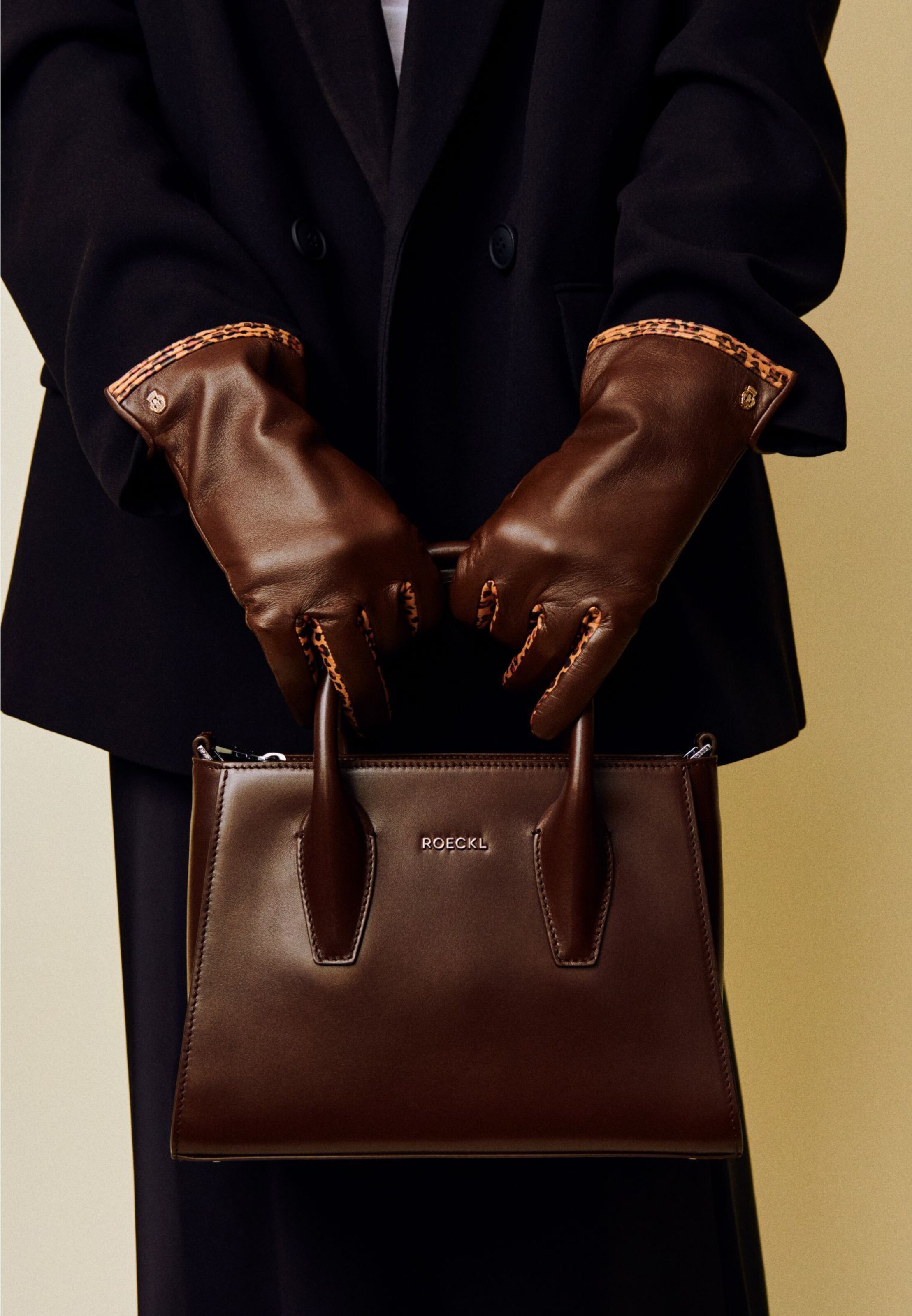 Roeckl Vingerhandschoenen 'BERLIN' in Bruin: voorkant