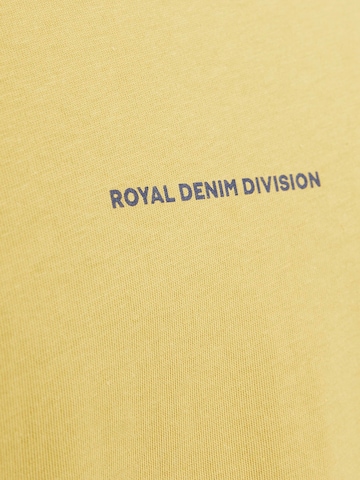 R.D.D. ROYAL DENIM DIVISION Μπλουζάκι 'RDDELIO' σε κίτρινο