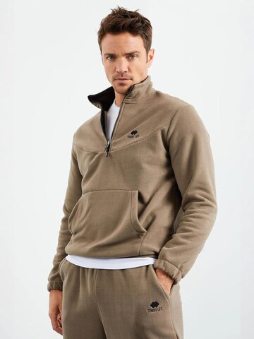 Tuta da jogging di Tommy Life in marrone