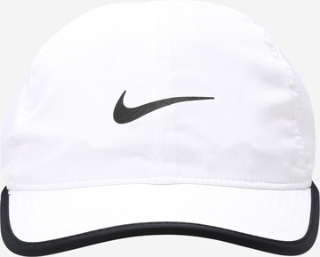 NIKE Спортивная шапка 'Club' в Белый: спереди