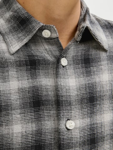 Coupe regular Chemise Jack & Jones Junior en gris