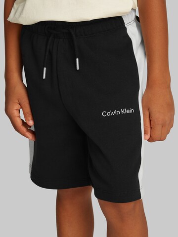 Calvin Klein Jeans Обычный Штаны в Черный: спереди