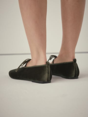 Next Балетки с ремешком 'Forever Comfort' в Зеленый