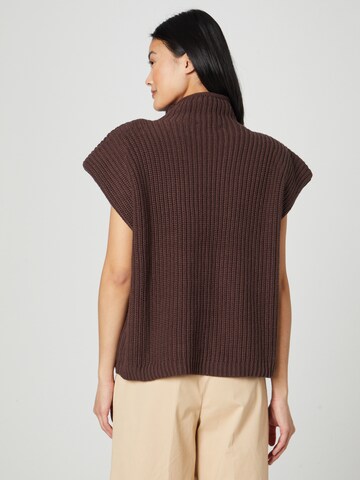 millane Sweater 'Sina' in Brown