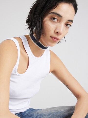 PIECES Top 'Donsa' – bílá