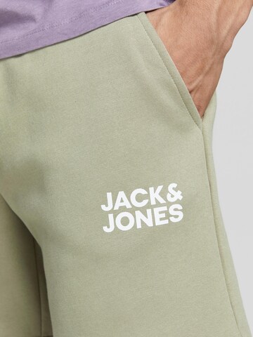 JACK & JONES Regular Shorts in Grün