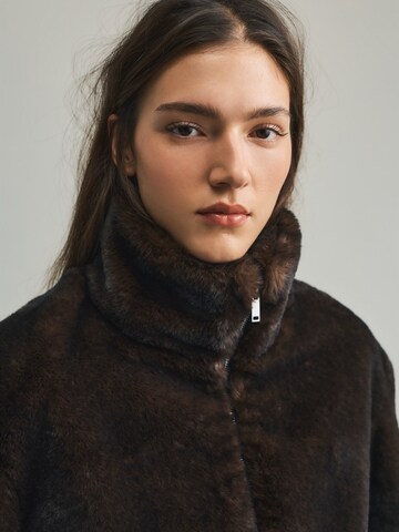 Pull&Bear Tussenjas in Bruin