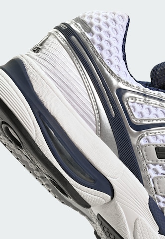 Sneaker bassa 'Adistar Control 5' di ADIDAS ORIGINALS in bianco