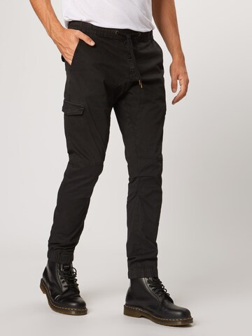 INDICODE JEANS Tapered Cargo Pants 'Levy' in Black: front