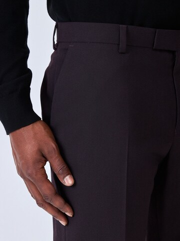 Regular Pantalon à plis Next en noir