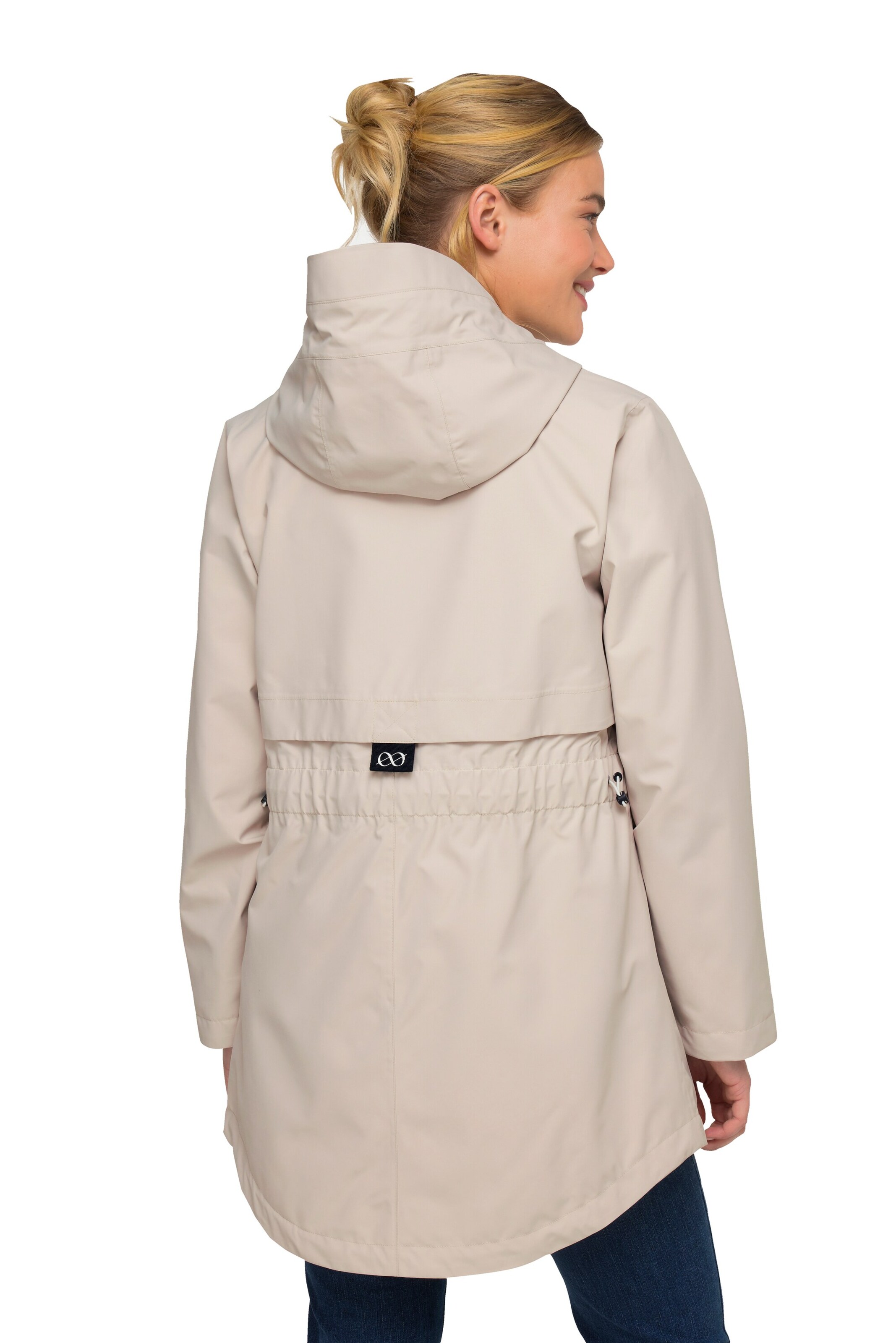 LAURASØN Performance Jacket in Beige