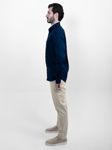 Vercate - Slim Fit Camisa clássica 'No. 2' em azul