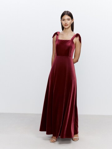 Rochie de seară de la Next pe roșu: față
