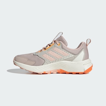 ADIDAS TERREX Lage schoen 'Tracefinder' in Bruin