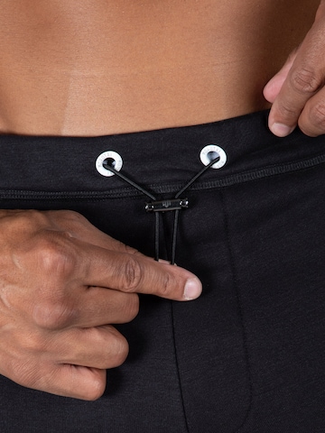 MOROTAI Slimfit Sporthose 'NEOTECH' in Schwarz