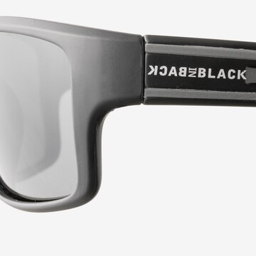 BACK IN BLACK Eyewear Sunglasses in Black