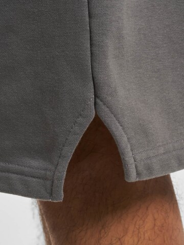 Loosefit Pantaloni di DEF in grigio