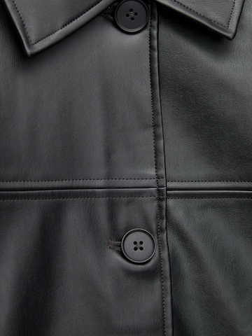 Veste mi-saison Pull&Bear en noir