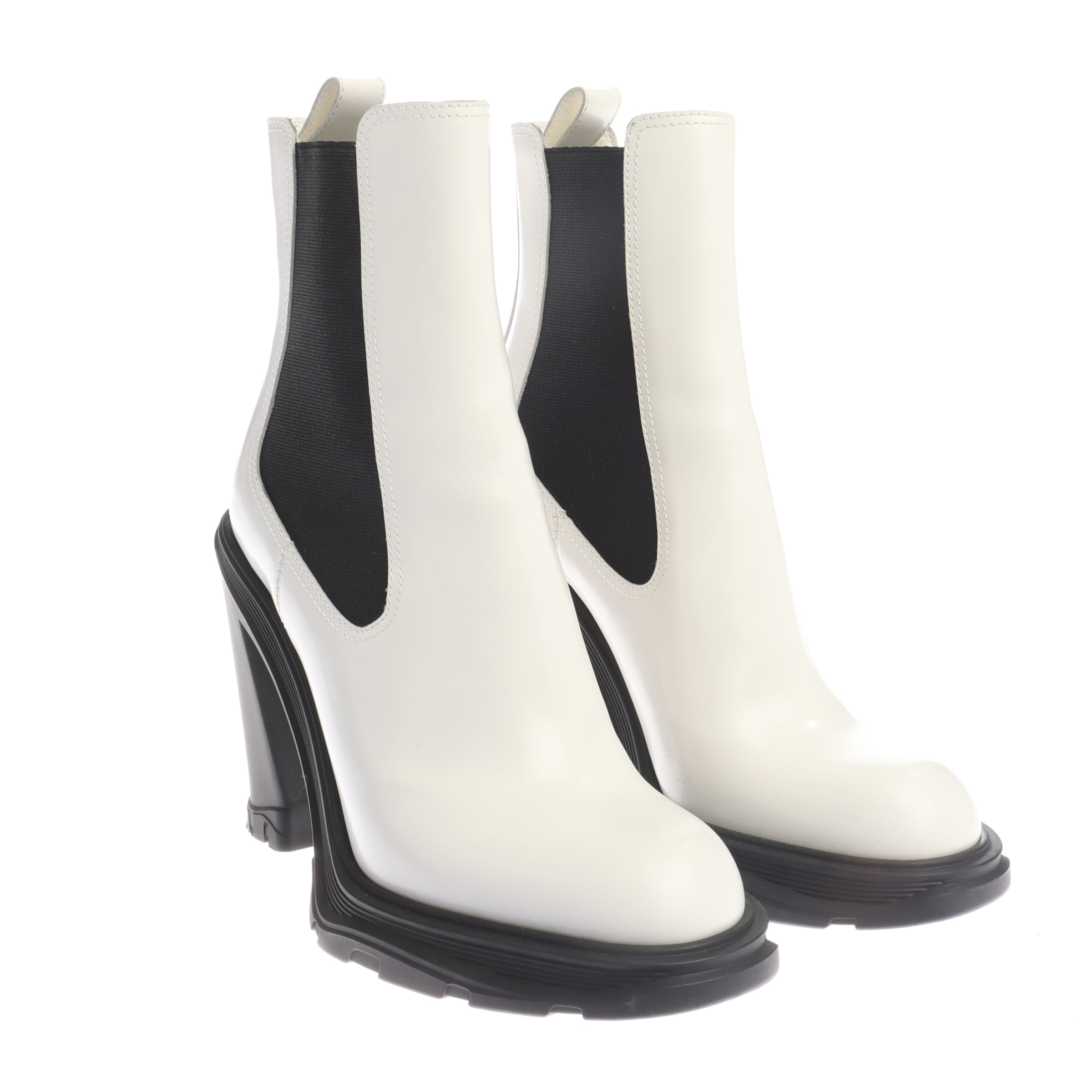 Alexander McQueen Dress Boots in 37 in Black: front