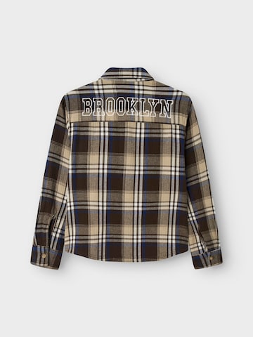 Coupe regular Chemise NAME IT en marron