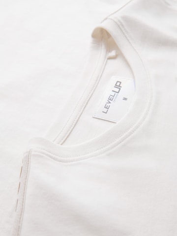 Tricou de la Ombre pe alb