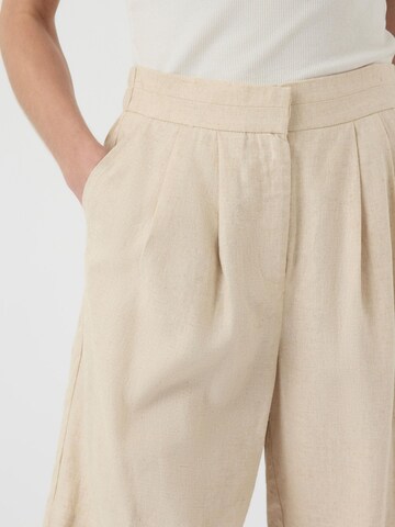 YAS - Loosefit Pantalón plisado 'YASTunni' en blanco