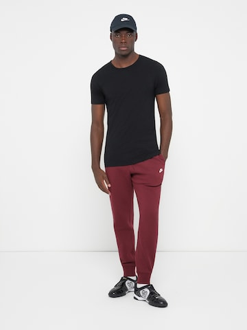 raudona Nike Sportswear Siaurėjantis Kelnės 'CLUB'