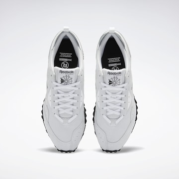 Reebok Низкие кроссовки ' LX 2200  ' в Серый